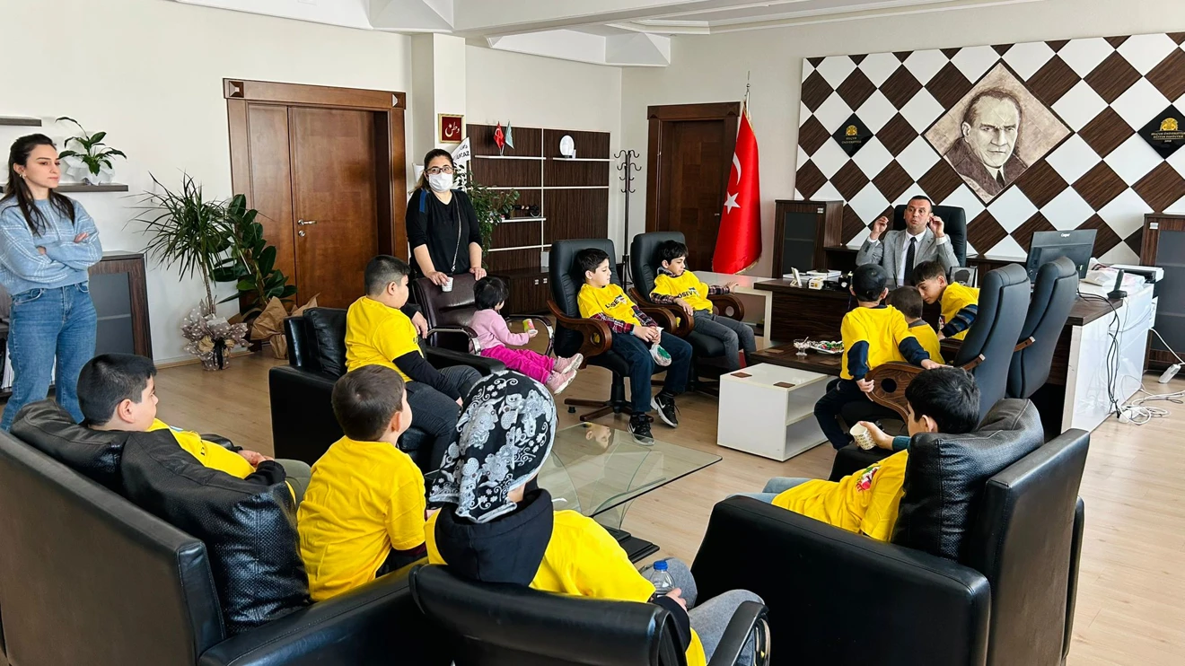 Lösemiyi yenen minik kahramanlar, Eğitim Fakültesinde bilimsel yolculuğa çıktı